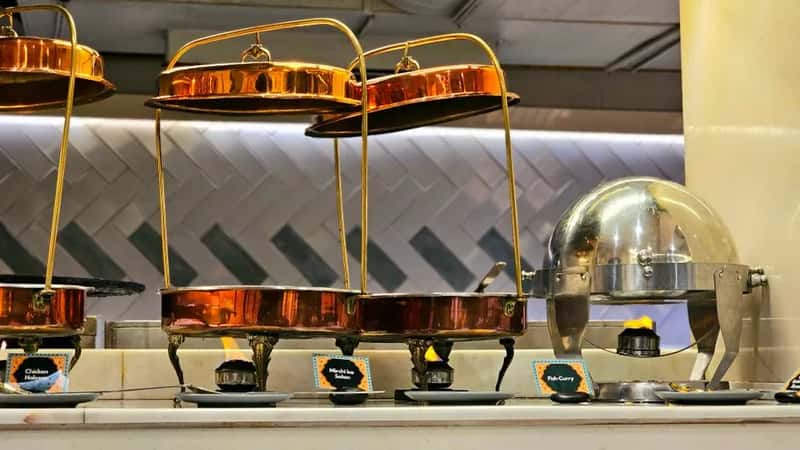6. Reusing the same plate for multiple trips (Image Credits: Pexels)