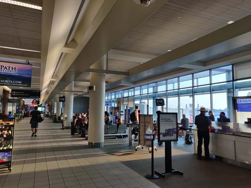 Booking Separate Tickets and Assuming You're Covered (By Sdkb, CC BY-SA 4.0)