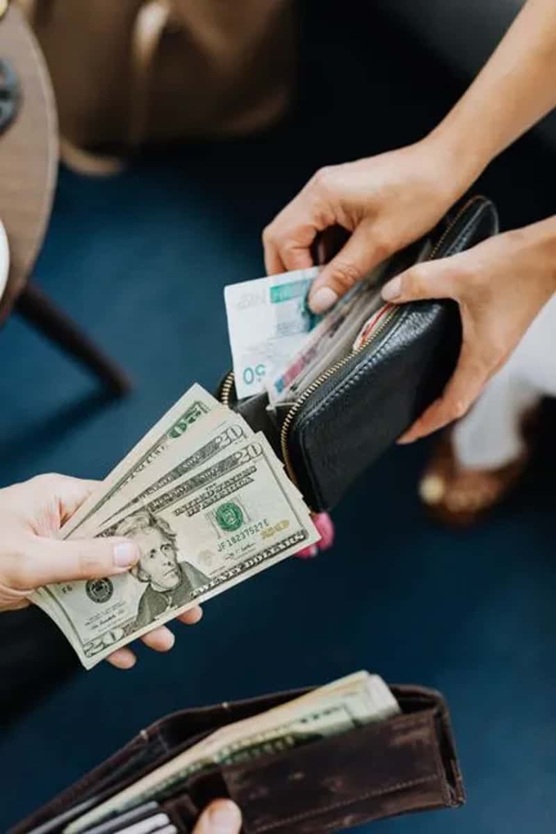 5. "Do You Take Dollars?" (Image Credits: Pexels)