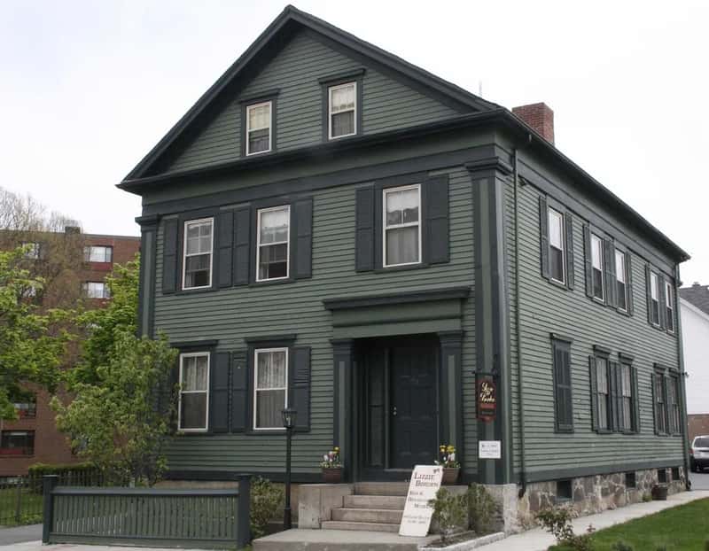 The Lizzie Borden House, Fall River, Massachusetts (dbking, Flickr, CC BY 2.0)