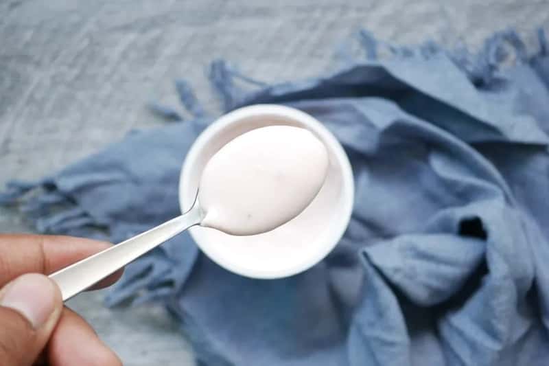 1. Plain yogurt with live cultures (Image Credits: Pexels)