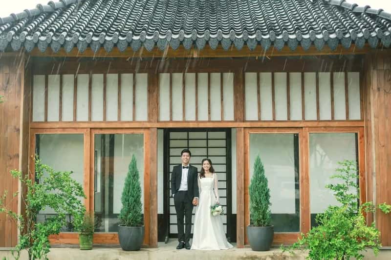 South Korea: pyebaek turns the wedding day into a family rite (Image Credits: Pexels)