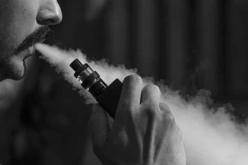 In-Flight Smoking Sections (Image Credits: Pixabay)