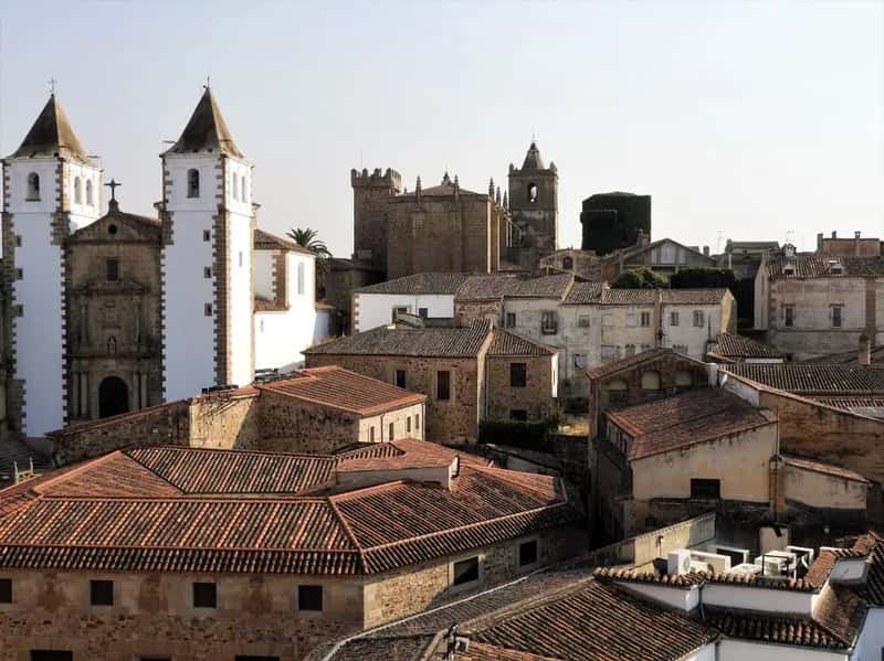 Extremadura and Castilla y León attract retirees chasing genuine affordability (Image Credits: Pexels)