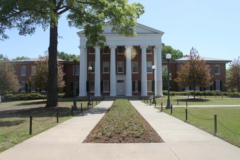 Oxford, Mississippi: Ole Miss Hospitality at Its Finest (Image Credits: Unsplash)