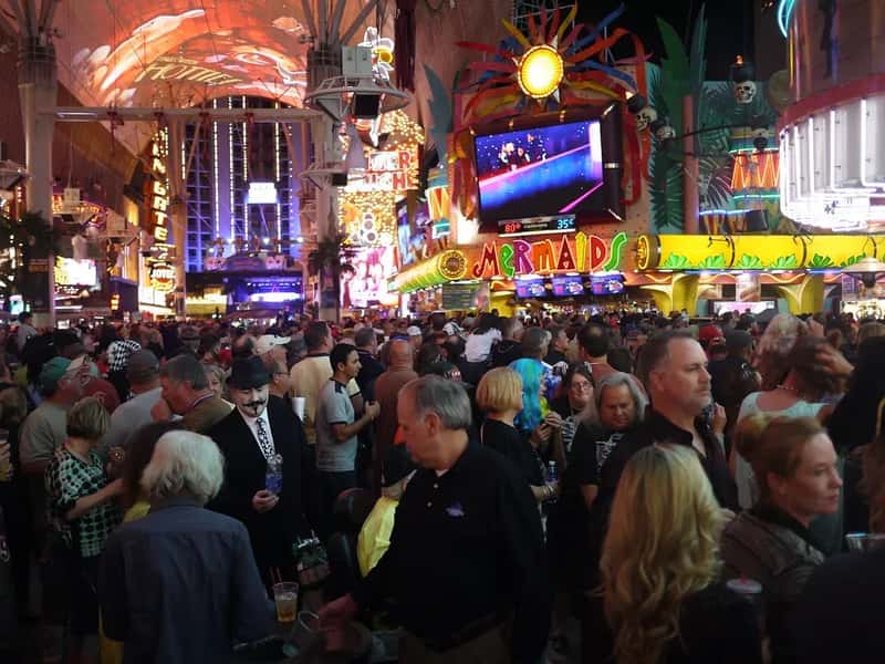 2. The Numbers Tell the Story: Vegas Draws Tens of Millions (kennejima, Flickr, CC BY 2.0)