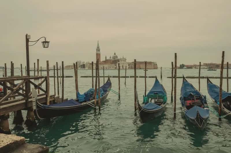 8. Skipping Venice's day tripper access fee (Image Credits: Pexels)