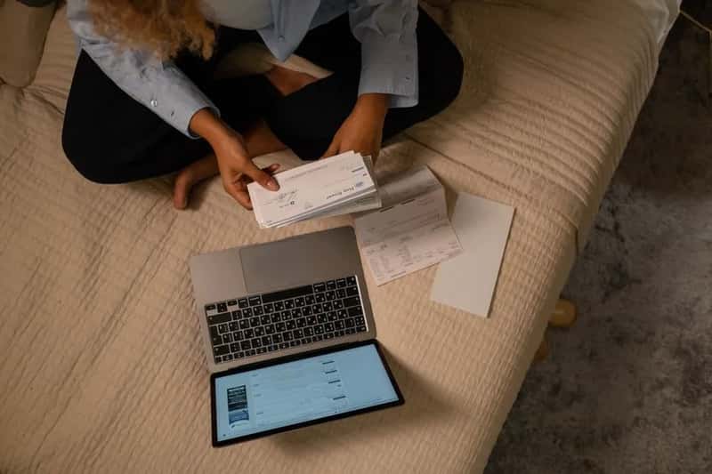 1. Check in the moment online check-in opens (Image Credits: Pexels)