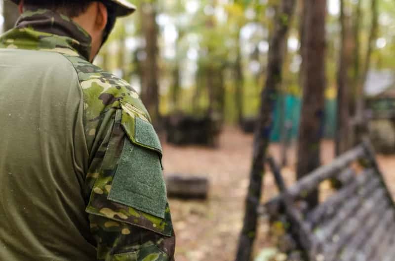 Wearing camouflage print ashore in the Caribbean (Image Credits: Pexels)