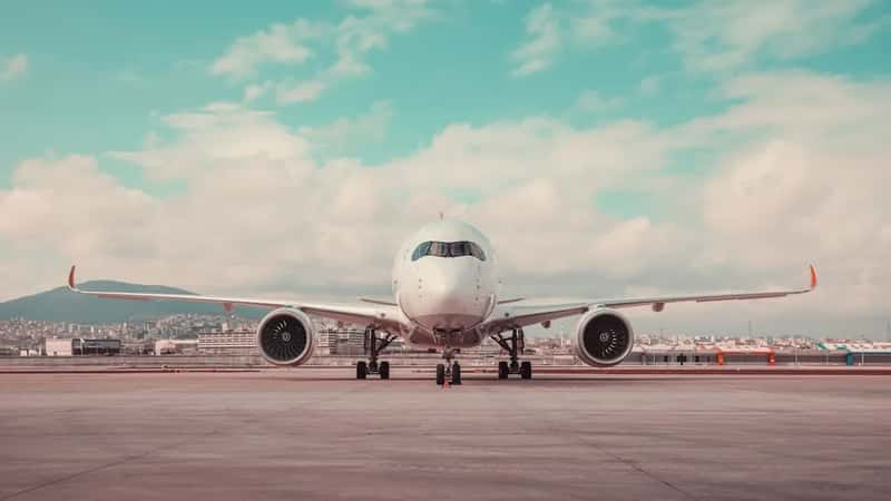 Airlines send a clear message: don't rush (Image Credits: Unsplash)