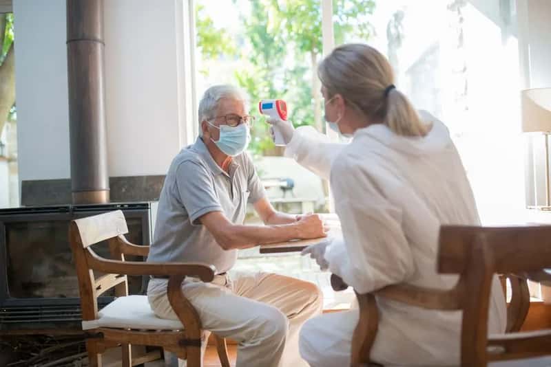 Healthcare: public system plus private backup (Image Credits: Pexels)