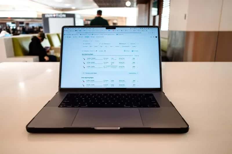 #12 - They Put Their Liquids and Laptop in Their Personal Item, Not Their Carry-On (Image Credits: Pexels)