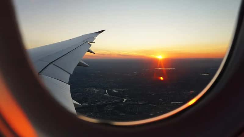 The Cheapest Days and Times to Actually Buy Your Ticket (Image Credits: Unsplash)
