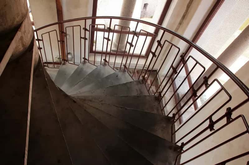 #12 - Stairs Without Sturdy Handrails on Both Sides (Image Credits: Rawpixel)