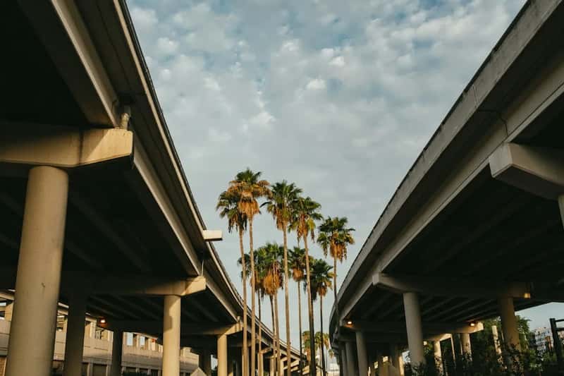 6. Traffic and weak public transit wear people down over time (Image Credits: Unsplash)