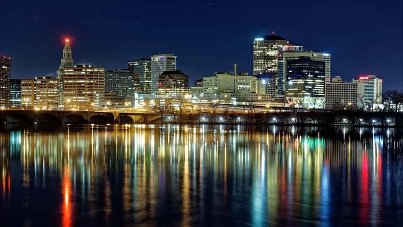 5. Connecticut: A Tax Maze Built for the Working Years (Image Credits: Pixabay)