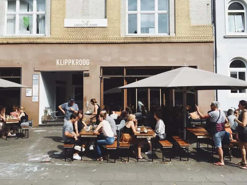 11. Reserving a Large Table for a Much Smaller Party (Image Credits: Stocksnap)