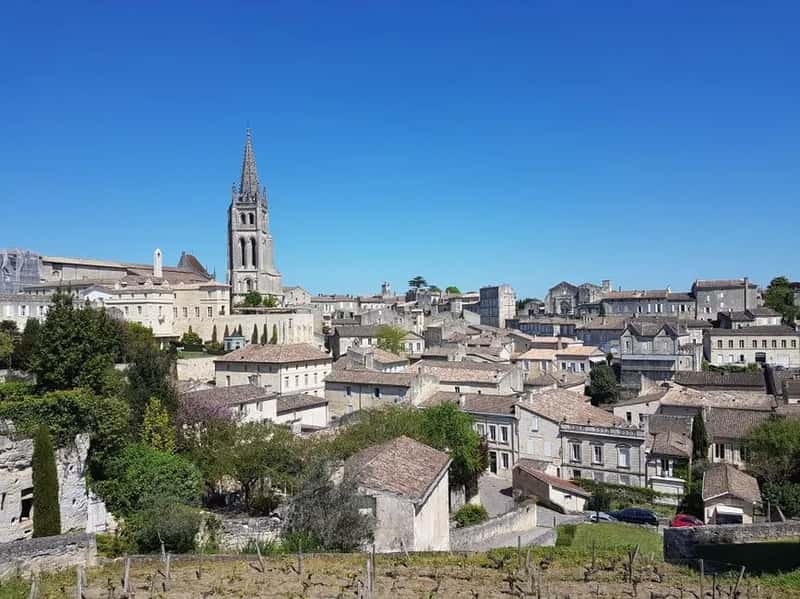 Saint-Émilion adds the medieval postcard factor (Image Credits: Pexels)