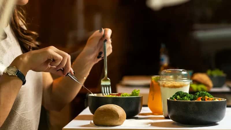 6. Eat on Destination Time, Not Departure Time (Image Credits: Unsplash)