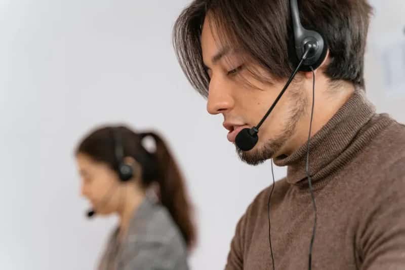 9. The Fake Customer Service Number Hijack (Image Credits: Pexels)
