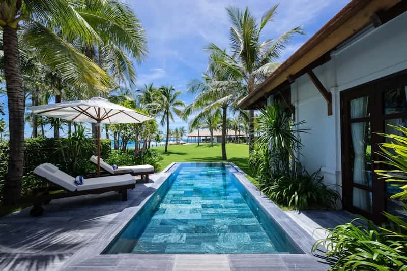 Private villas and staffed home rentals draw a growing crowd (Image Credits: Unsplash)