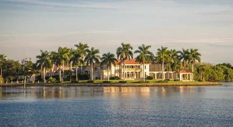 Naples, Florida: Gulf Coast Wealth With Year-Round Sun (Image Credits: Rawpixel)