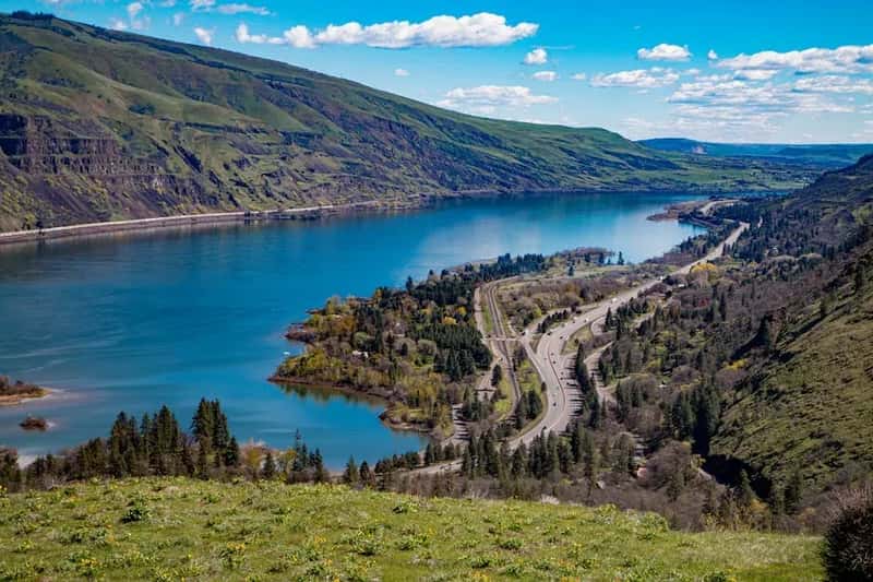 #12. Columbia River Gorge Scenic Highway - Oregon (Image Credits: Pexels)