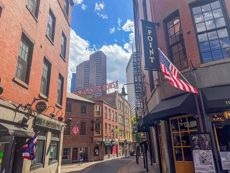 Massachusetts Takes the Crown (Image Credits: Pixabay)