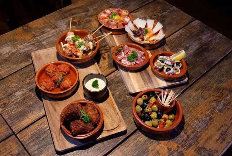 5. Requesting substitutions in traditional Spanish tapas bars (Image Credits: Pexels)
