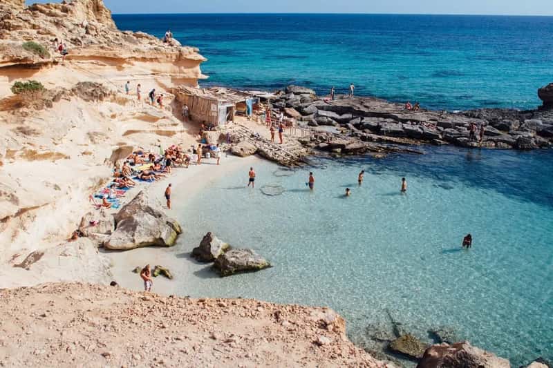 The Balearic Islands' Alcohol Crackdown (Image Credits: Rawpixel)