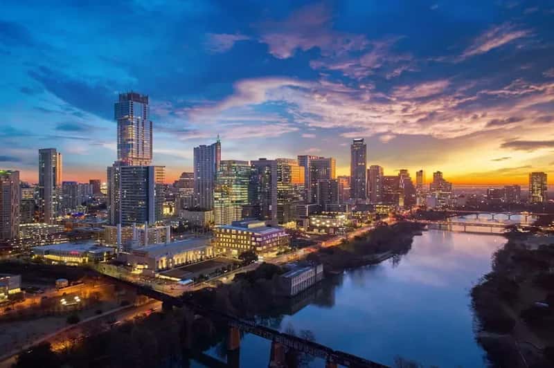 Texas: The Business Titan Without the Beach (Image Credits: Unsplash)