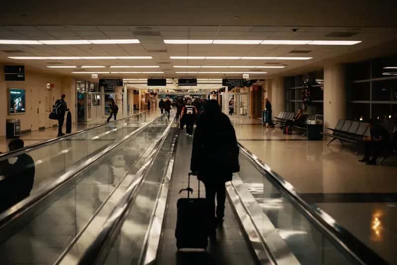 Distraction Tactics at Security Checkpoints (Image Credits: Unsplash)