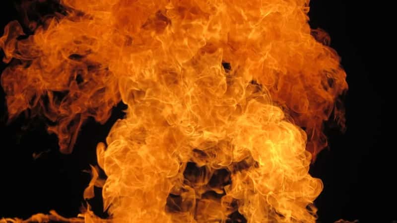 6. Flammable liquids and pressurized canisters (Image Credits: Unsplash)