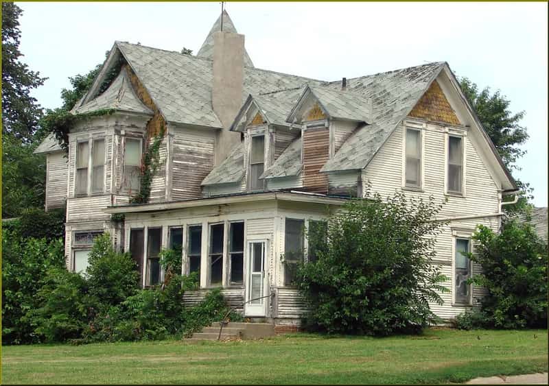 The empty nest paradox: too much house, too few people (inkknife_2000 (14 million views), Flickr, CC BY-SA 2.0)