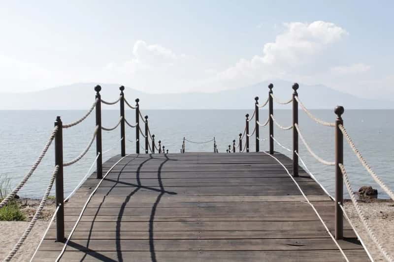 Lake Chapala's small towns remain the center of gravity (Image Credits: Pexels)