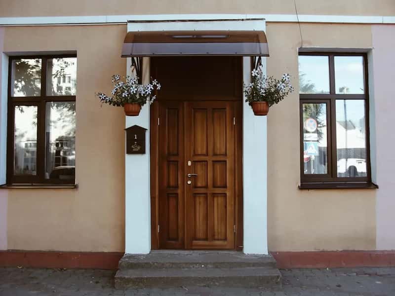 #11 - A Clear, Open Entryway (Image Credits: Unsplash)