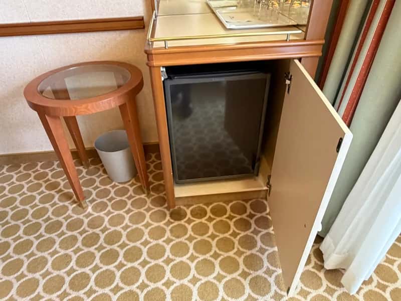 7. Ask for a customized mini bar or an emptied fridge (Image Credits: Flickr)