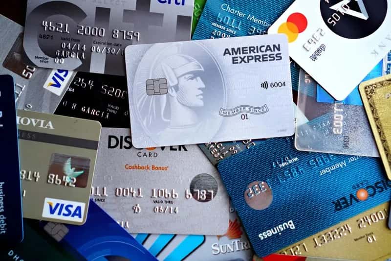 The American Express Platinum: The Flexible Fix for Multi-Airline Travelers (Image Credits: Pexels)