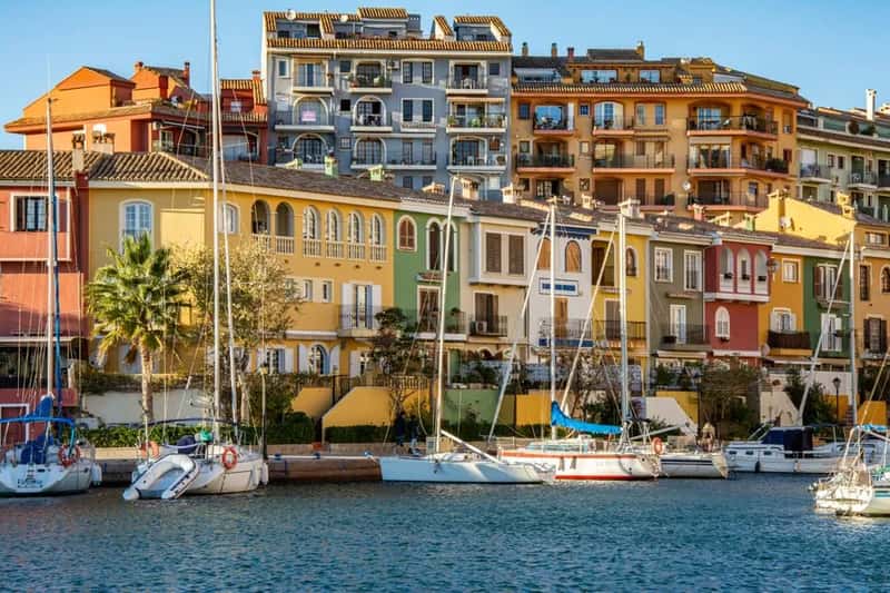 Does the listing show a valid regional registration number? (Image Credits: Pexels)