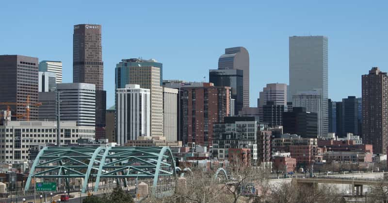 Denver - Mountain Living With Urban Amenities (Image Credits: No machine-readable source provided. Own work assumed (based on copyright claims)., CC BY-SA 2.5, https://commons.wikimedia.org/w/index.php?curid=662380)