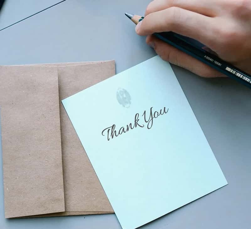 4. Write a Small Thank-You Note With Your Tip (Image Credits: Pixabay)