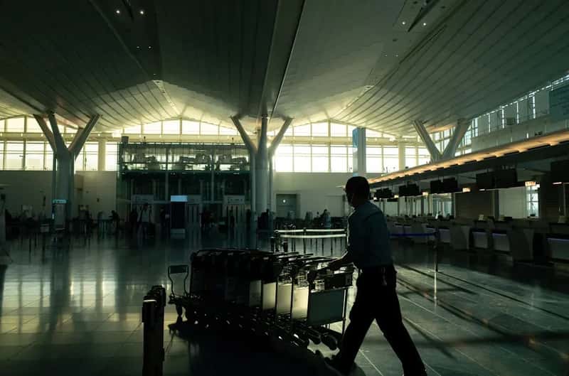 The Insider Threat: When Airport Employees Are the Thieves (Image Credits: Unsplash)