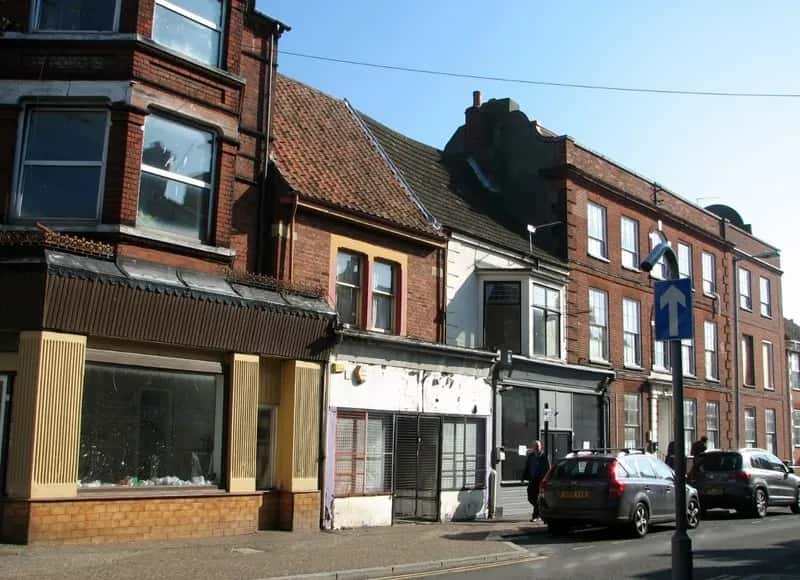 Santee Alley and the Fashion District fall silent (From geograph.org.uk, CC BY-SA 2.0)