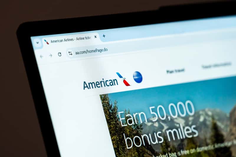 What Travelers Are Still Missing on Booking Sites (Image Credits: Shutterstock)