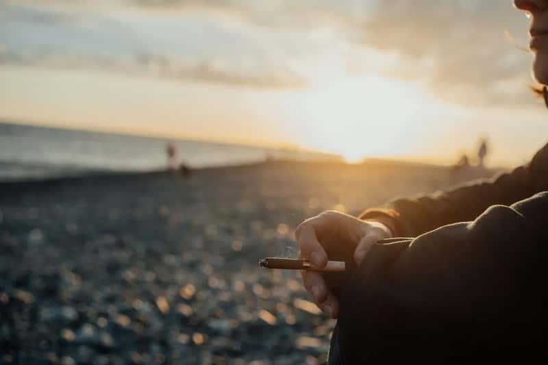 Smoking and Vaping Are Banned on a Growing Number of Beaches (Image Credits: Unsplash)