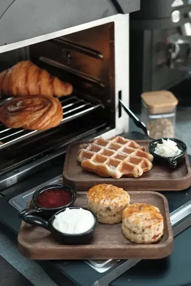 #12 - Warming Trays Were the Secret Weapon of Every Party Host (Image Credits: Pexels)