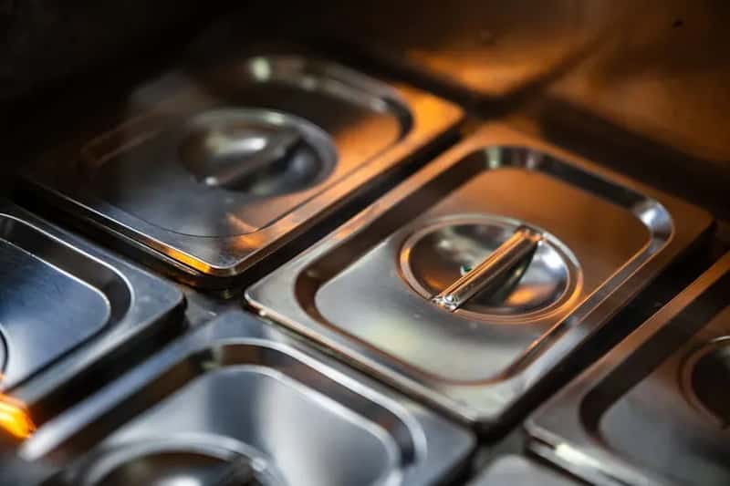 #4 - A Night Crew Cleans Everything You're About to Eat From (Image Credits: Pexels)