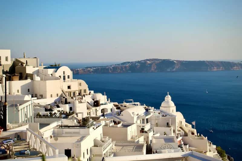 Santorini and Mykonos, Greece (Image Credits: Unsplash)