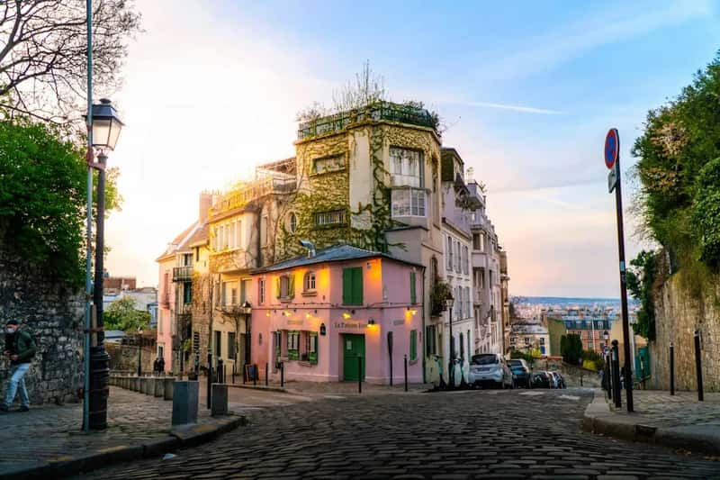Montmartre, Paris, France: A Hilltop Village in a Global City (Image Credits: Unsplash)