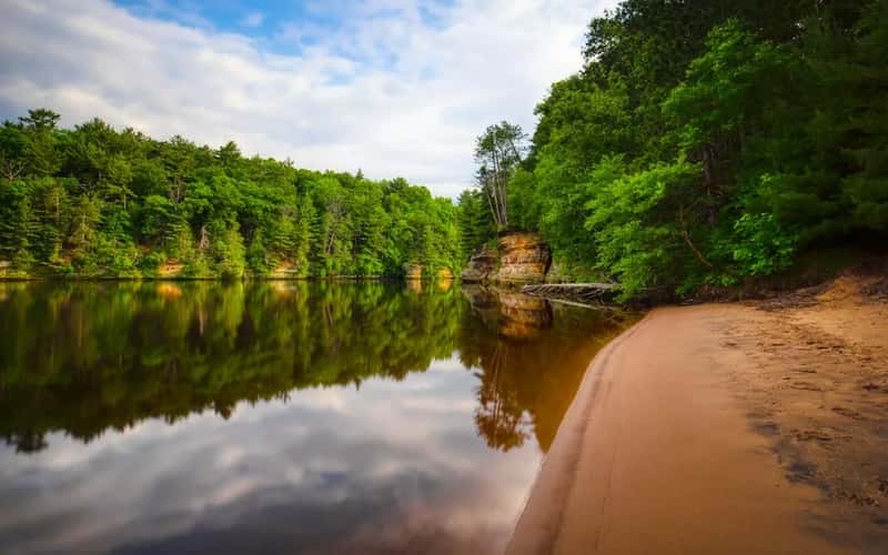 2. Wisconsin Dells, Wisconsin (Image Credits: Unsplash)